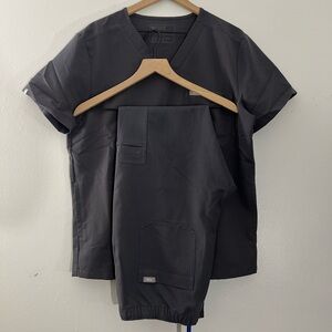 Figs Men Scub Set Charcoal